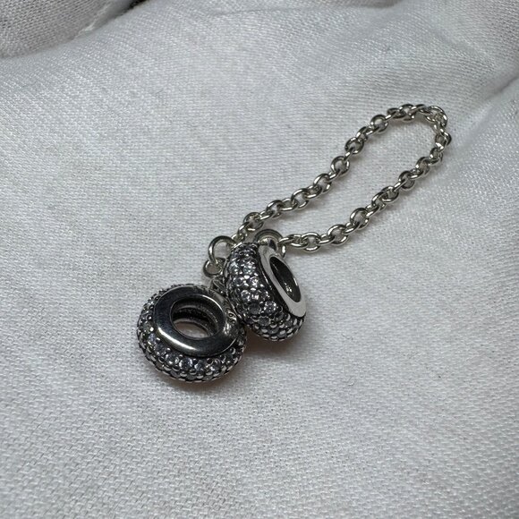 Pandora Sparkling Pavé Safety Chain Charm - Picture 1 of 3